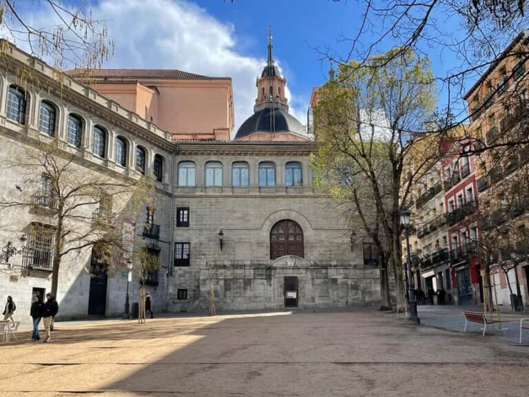 Madrid: Medieval History Walking Tour & San Isidro Museum - The San Isidro Museum: A Window into Medieval Life