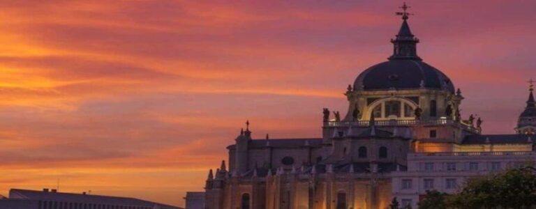 Madrid Mysteries and Legends Tour in ITALIAN - A Walk Through Historic Neighborhoods