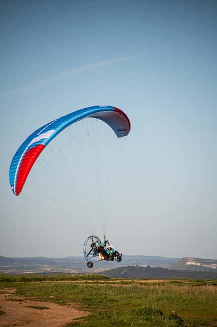Madrid: Paramotor Flight with Pilot and Equipment - An Overview of the Experience