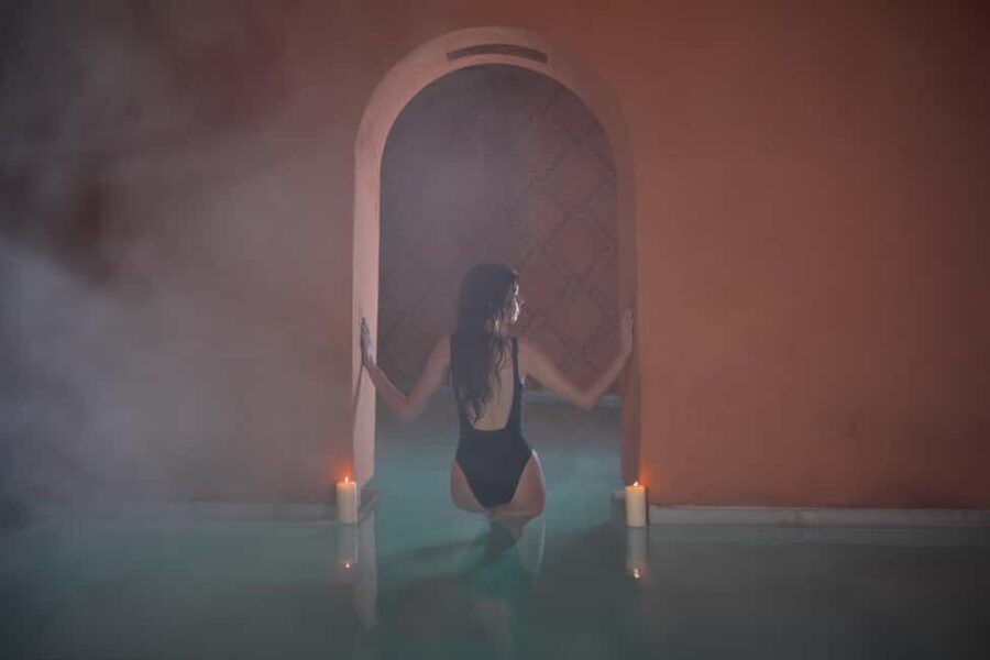 Madrid - Plaza Mayor: Baño Relajante - Group Size and Atmosphere