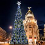 Madrid: Private Christmas Lights Tour in a Tuk Tuk to the rhythm of Christmas Carols - The Itinerary Breakdown