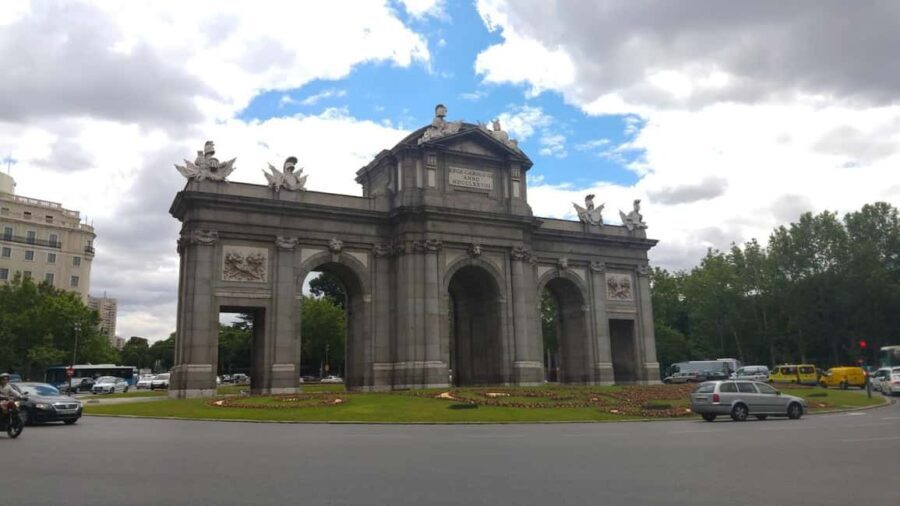 Madrid: Private City Panoramic Tour with Pickup - The Practical Side: Duration, Price, and Customization