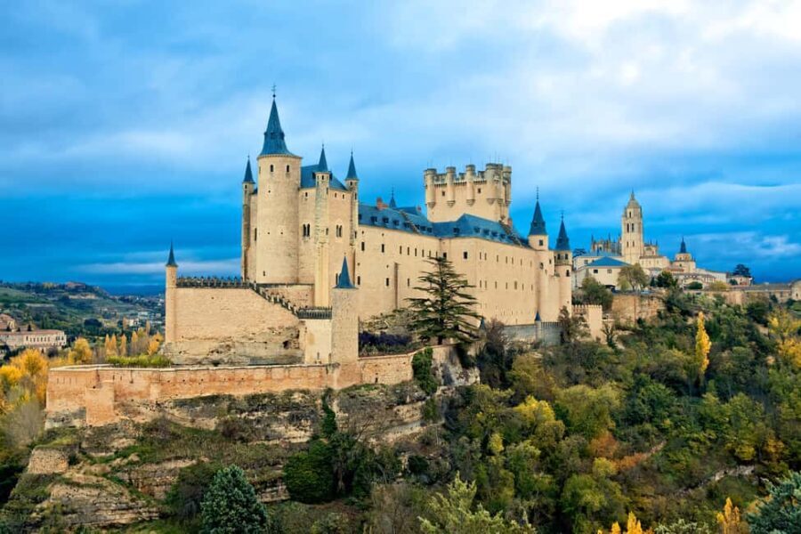 Madrid: Private day tour to El Escorial and Segovia - Transport and Timing: What You Need to Know