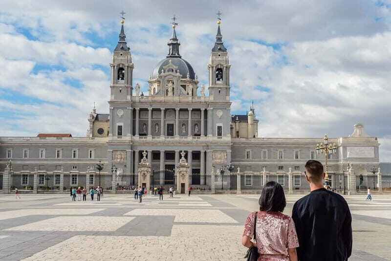 Madrid: Royal Palace Expert Guided Tour with Skip-the-Line - A Closer Look at the Highlights