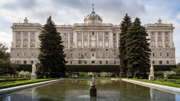 Madrid: Royal Palace Guided Tour with Admission - What Makes This Tour Stand Out