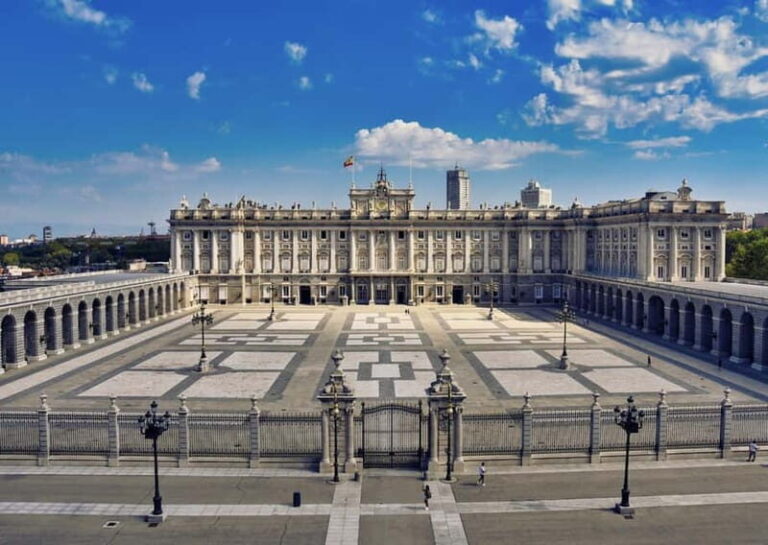 Madrid: Royal Palace Small Group Guided Tour & Wine Tasting - Royal Gardens and Views