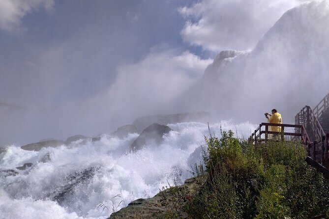 Maid of the Mist and Cave of the Winds guided tour with shuttle - Who This Tour is Best For