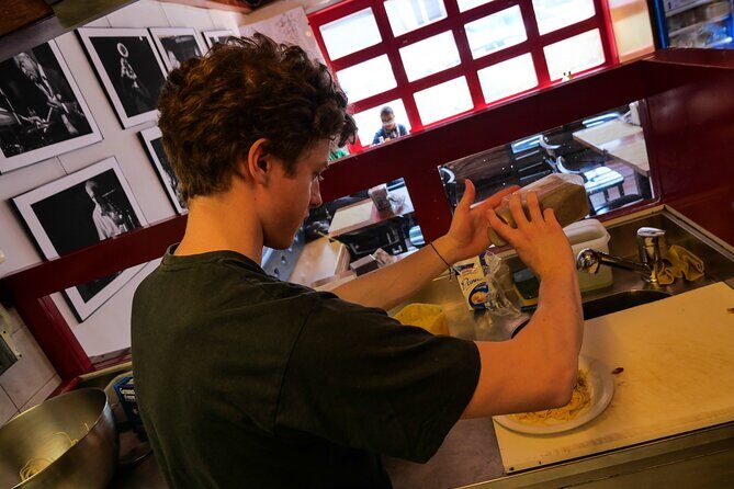 Make Pasta Carbonara from Scratch in a Jazz Club in Venice - The Setting: Jazz & Food