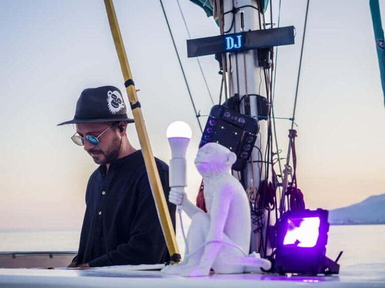 Malaga: Catamaran Sunset or Night Cruise w/ Live DJ & Drink - What to Expect During Your Cruise