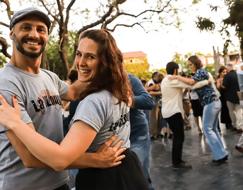 Malaga: Group Argentine Tango Experience + Wine + Mini Show - What’s in It for You?