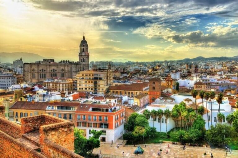 Malaga: Private custom Walking tour with a local guide - What to Expect from the Itinerary