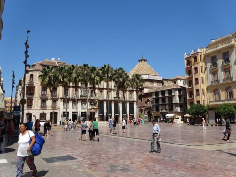 Malaga: Private History & Highlights walking tour - A Closer Look at the Malaga Private Tour