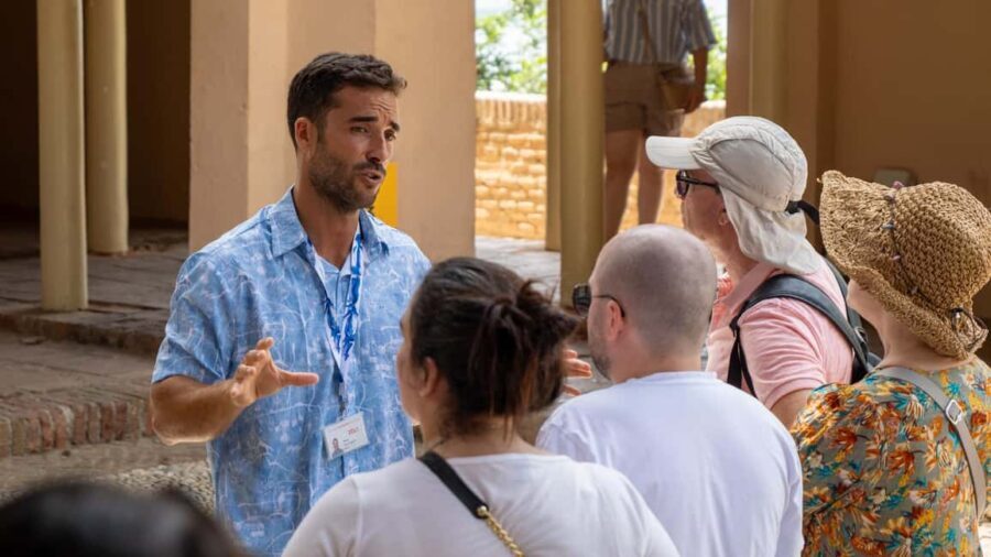 Málaga Private Walking Tour, Roman Theater, and Alcazaba with Tickets - What Sets This Tour Apart