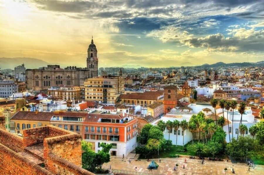 Malaga: Walking Tour of Must-See Attractions - The Experience: Pros and Cons