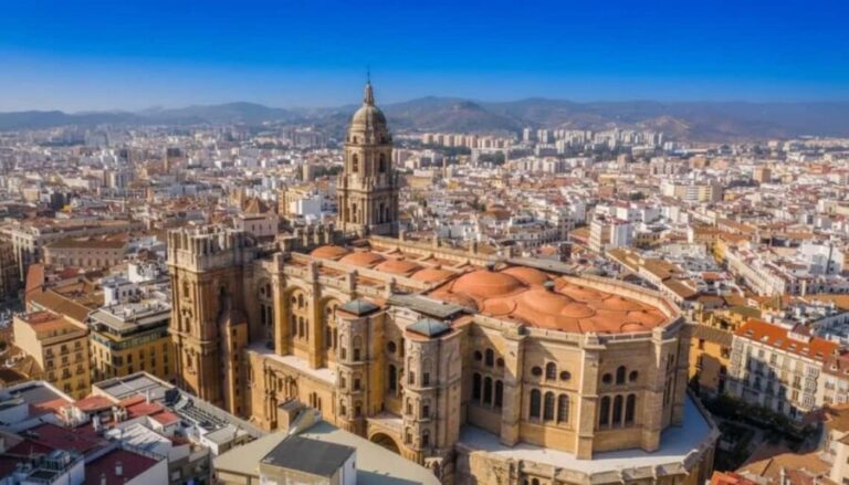 Málaga: Walking Tour with Breakfast and Tapas - The Itinerary in Detail