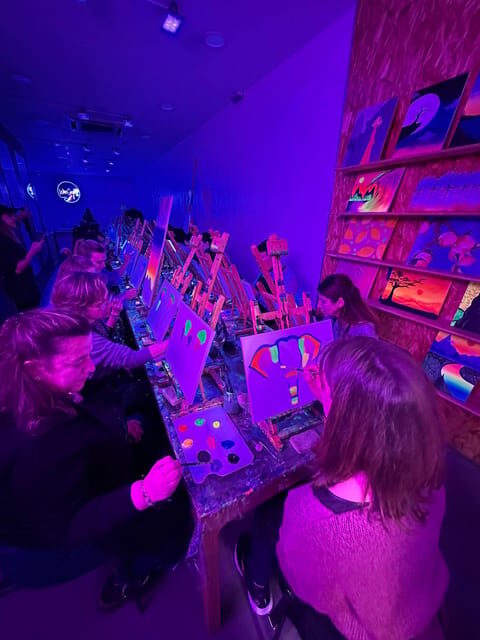 Málaga: Wine Gogh Glow Academy Paint and Sip Class - What’s Included and What’s Not