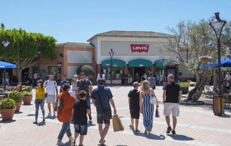 Mallorca: Fashion Outlet Shopping Excursion by Bus - What the Reviews Say