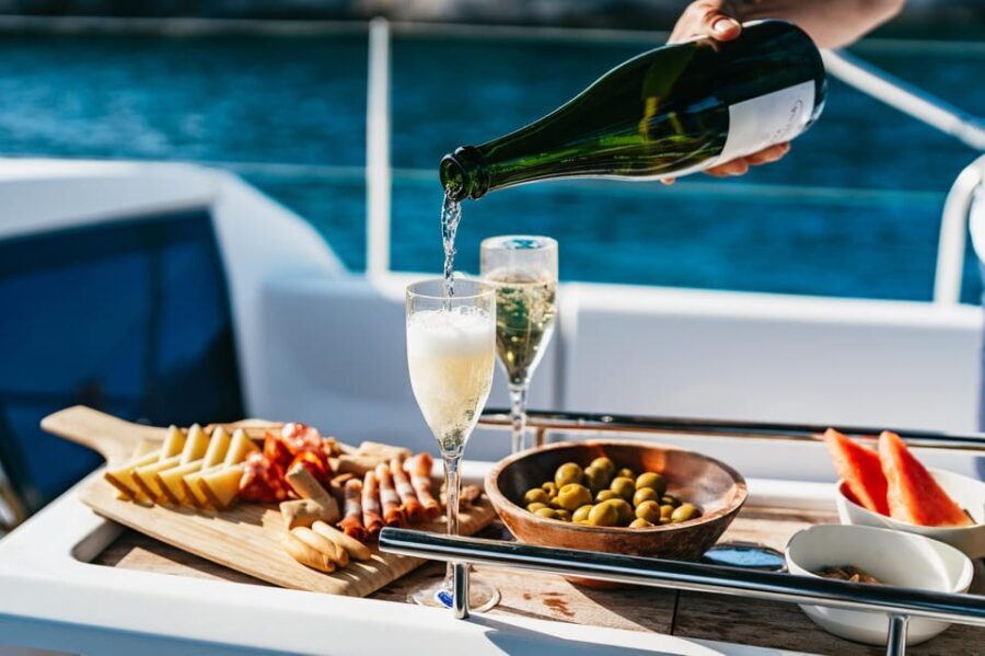 Mallorca: Midday or Sunset Sailing with Snacks and Open Bar - A Relaxing Way to See the Mallorca Coastline