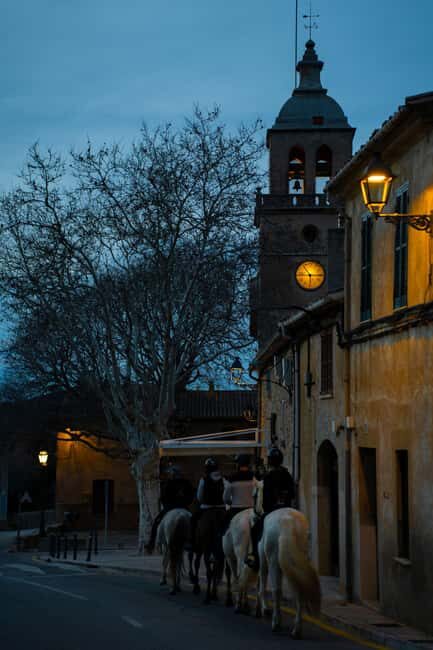 Mallorca: Sunset Horseback Ride with Drinks - The Ride Through the Randa Valley