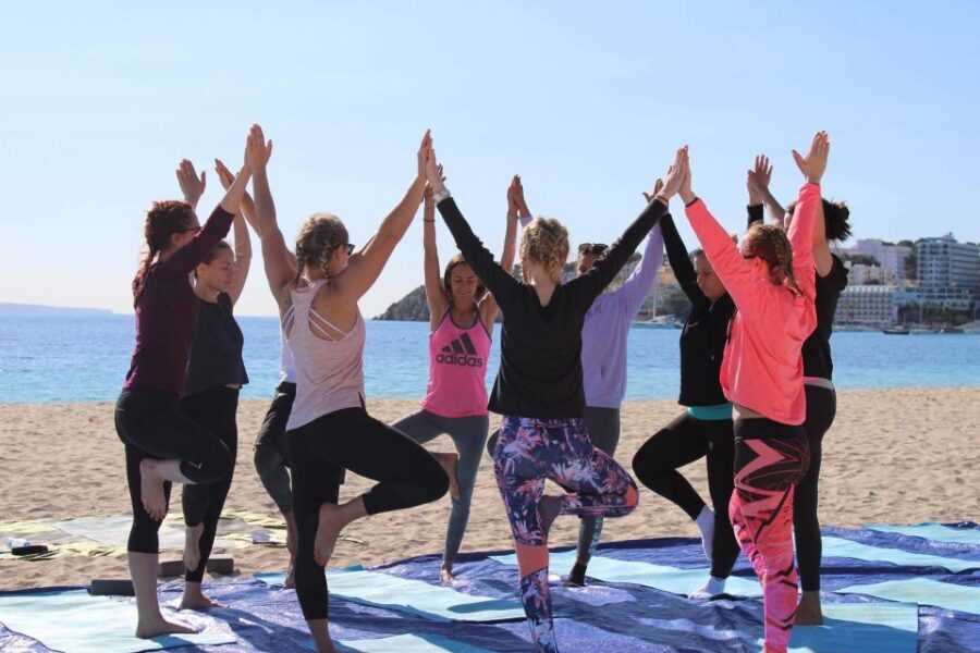 Mallorca: Yoga and Brunch on Palmanova Beach - What to Expect from This Yoga & Brunch Experience