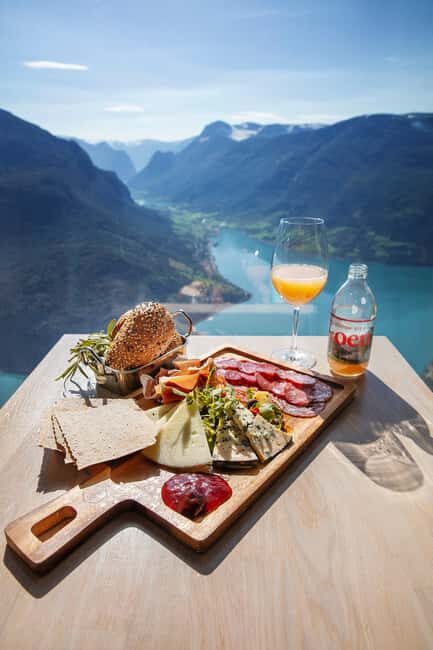 Måløy: Loen Skylift and Mount Hoven Guided Bus Tour - In-Depth Breakdown of the Itinerary