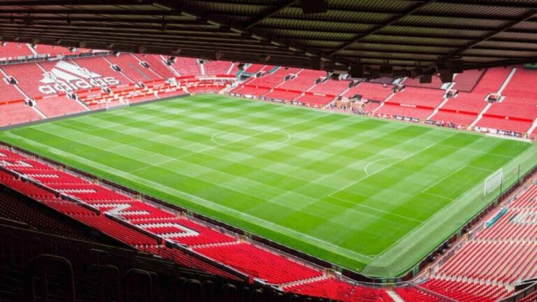 Manchester: Old Trafford Man United Match Day Experience - Who Should Consider This Tour?