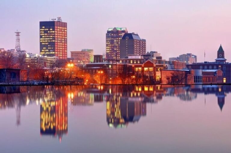 Manchester: Sightseeing Walking Custom Tour with a Guide - Who Will Love This Tour?