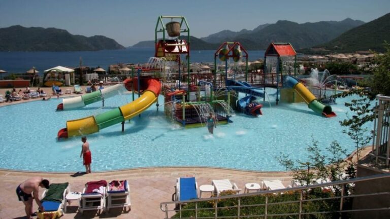 Marmaris: Aqua Dream Waterpark Entry Ticket & Hotel Transfer - The Highlights: Pools, Slides, and More