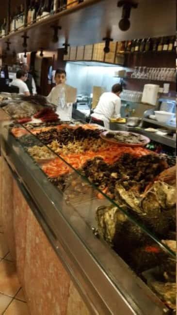 Matosinhos: A Gastronomic Experience at a Luxury Seafood Restaurant. - The Balance of Value & Experience