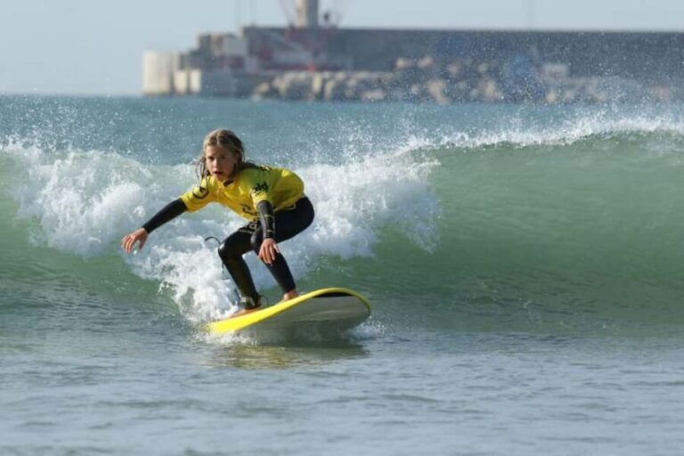 Matosinhos: Surf lesson with instructor. Option for surf lesson and healthy meal - What You Can Expect During the Lesson