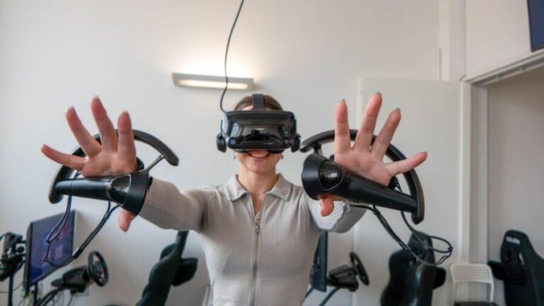 MATRIX VR - Virtual Reality Gaming Experience Session - Who Would Love This?