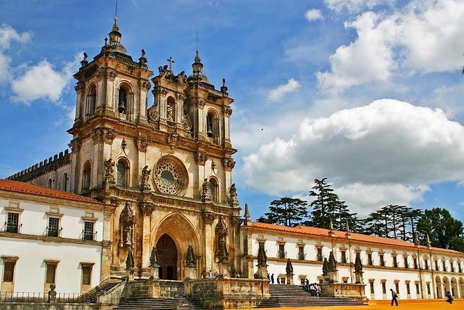 Medieval Knights Templar and Alcobaça Private Day Trip from Lisbon - What to Expect on the Day