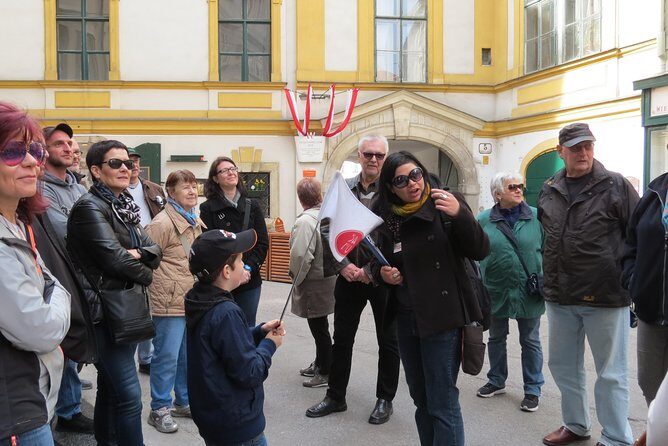 Medieval lanes, legends and stories - What You’ll See and Learn at Each Stop