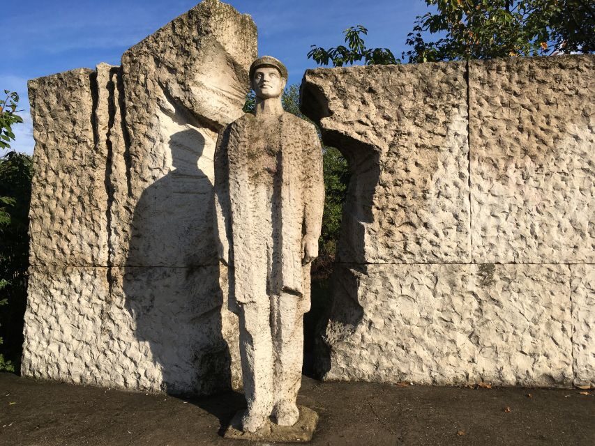 Memento Park: Official Guided Tour with Entry Ticket - The Experience in Detail