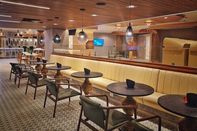 Mera VIP Lounge at Cancun International Airport - Privacy, Comfort, and Crowding