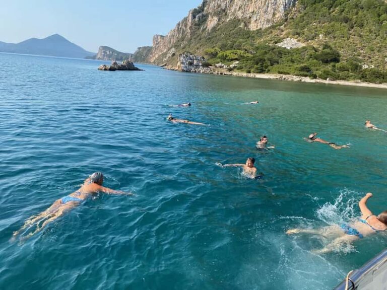 Messinia, Greece: Boat ride tour in Navarino Bay & Lunch - Final Thoughts: Who Will Love This Experience?