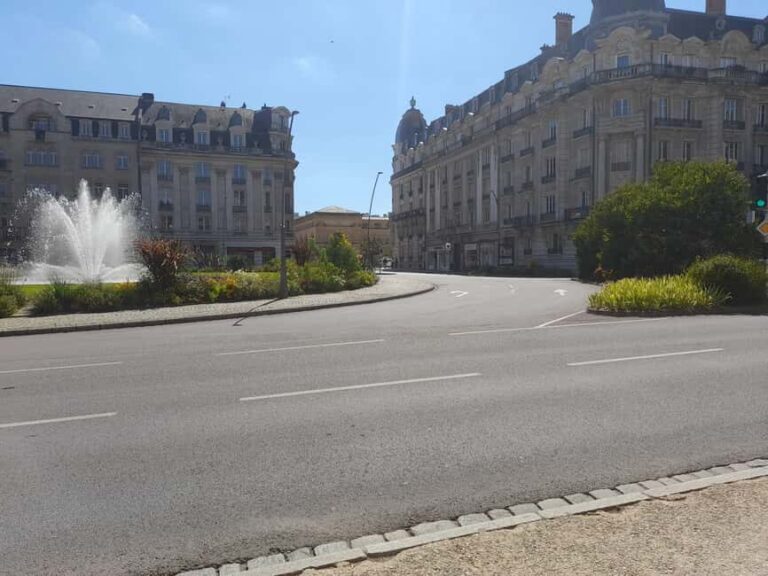 Metz: sunset walking tour and legends told in small groups - The Experience: Realities and Highlights