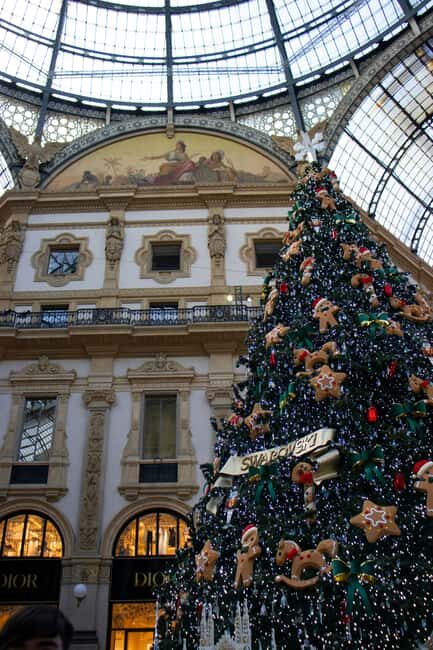 Milan: Christmas Walking Tour with a Local Guide - Ending in the Artistic Heart of Milan