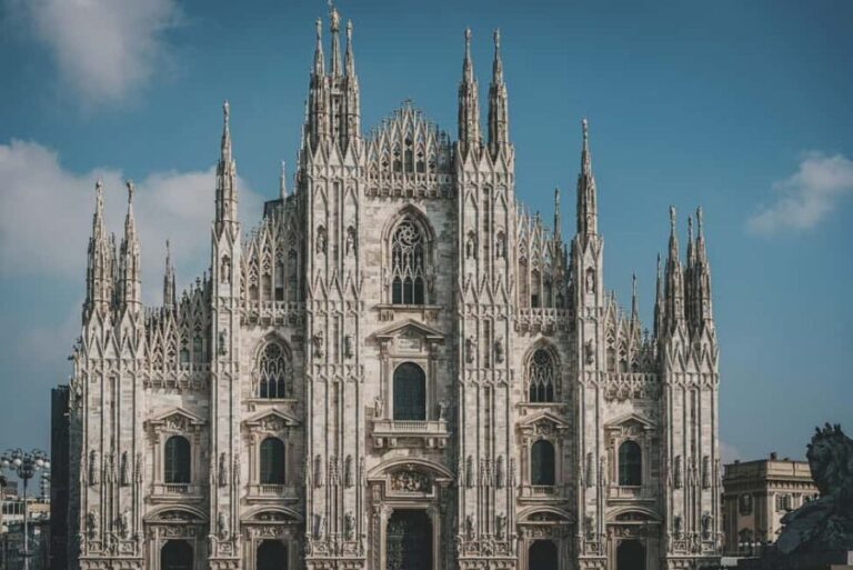 Milan: Duomo tickets and Italian breakfast with Duomo View - Key Points