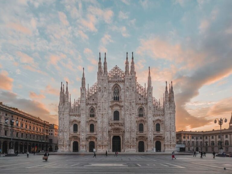 Milan: Night Tour by Bus - The Practicalities: What’s Included and What’s Not