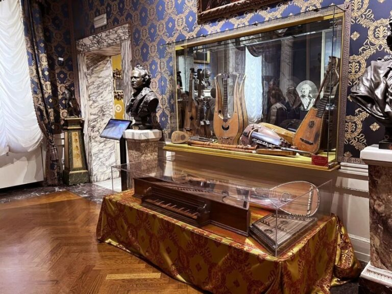 Milan: Scala Theater and Duomo Cathedral Guided Tour - Practical Details