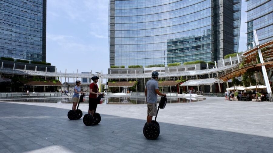 Milan: SEGWAY Tour with Live Tourist Guide 2 hours & half - Key Points