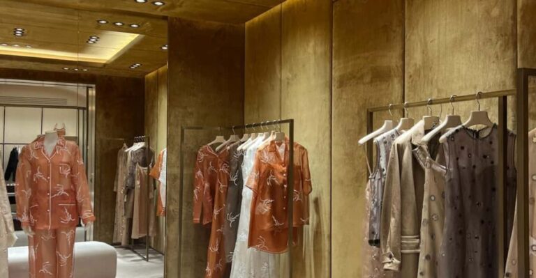 Milan: Shopping with a Fashion Stylist - The Shopping Experience in Detail