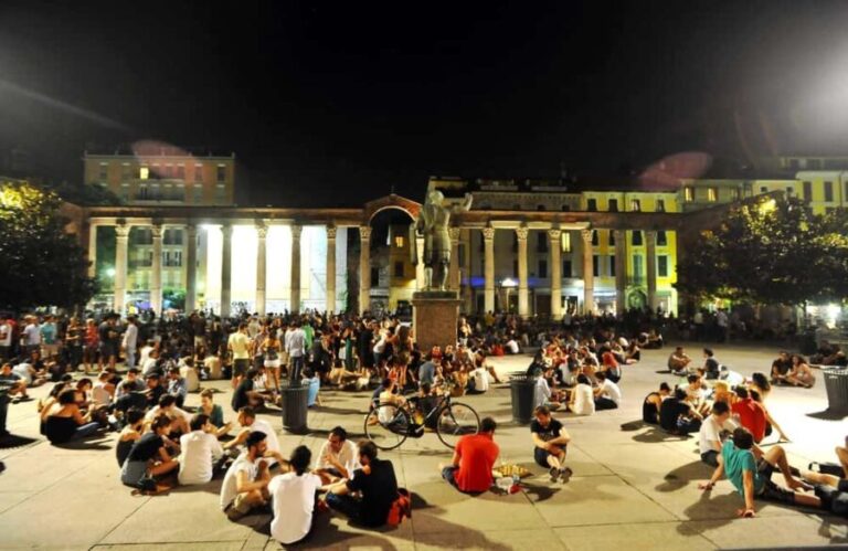 Milan Social Walk: Bars, Squares & Local Vibes - A Deep Dive into the Experience