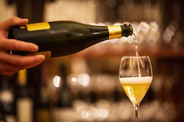 Milan: Wine Tasting Experience in the City Centre - The Breakdown of the Itinerary