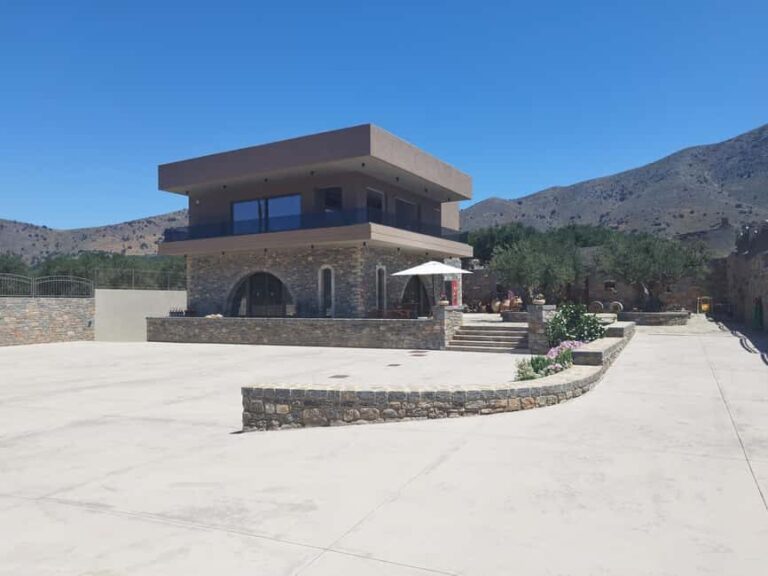 Milatos Cave & Vassilakis Olive Oil and Wine Tasting Combo - Learning About Olive Oil at Vassilakis Estate