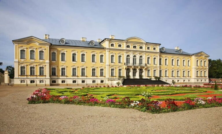 Mini Baltic Tour: Riga - Rundale - Hill of Crosses - What to Expect from the Tour