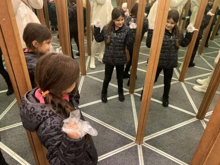 Mirror Maze and Hall of Laughter- Crooked Mirrors - Is This Tour Worth the Price?