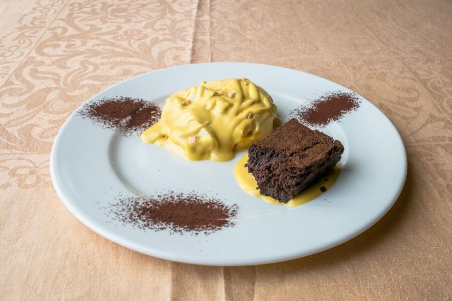 Modena: Private 4-Course Meal and Demo at a Local's Home - Who Is This Experience Best For?