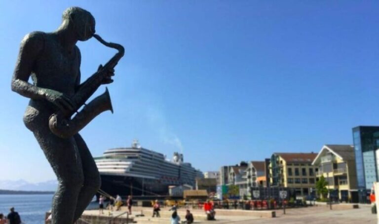 Molde: Atlantic Ocean Road & Varden Audio Guide Bus Tour - What Makes It Worth It